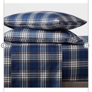 Room Essentials Blue Plaid Sheet Set